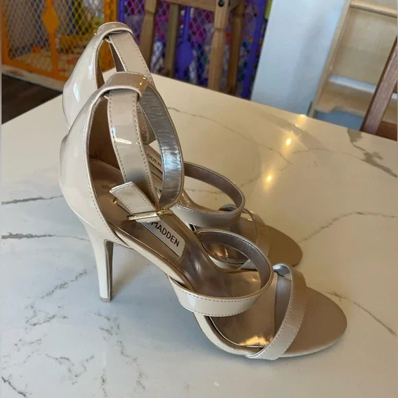 Steve Madden Strappy Nude Heels size 8.5 - Picture 2 of 4